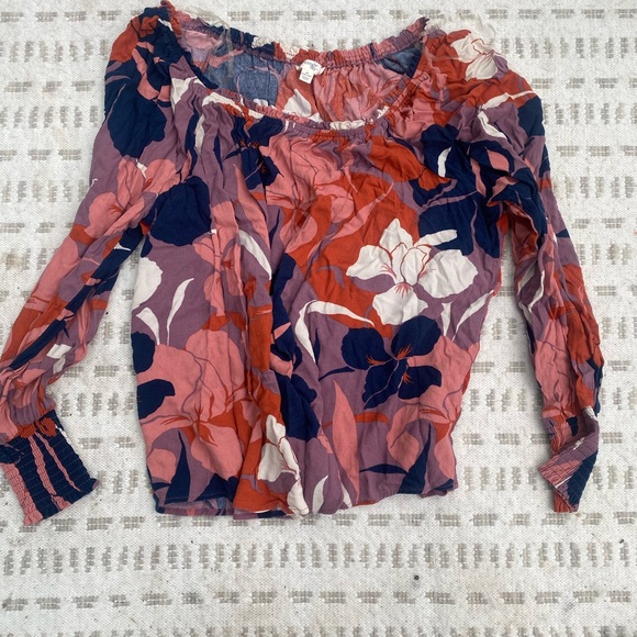 Assorted Patterned Blouse bundle 5 - Picture 3 of 6